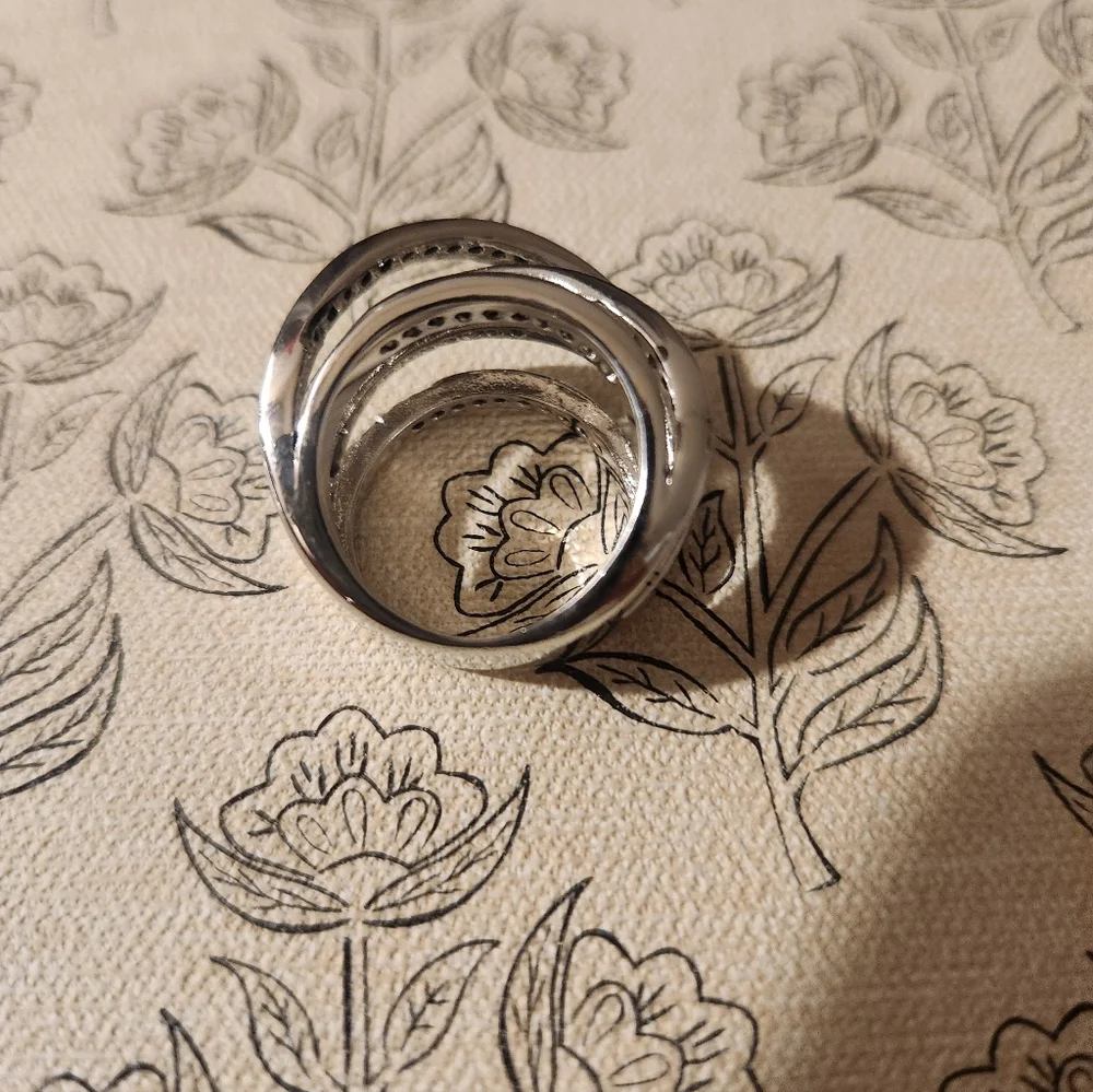 Ring ** - Picture 6 of 9